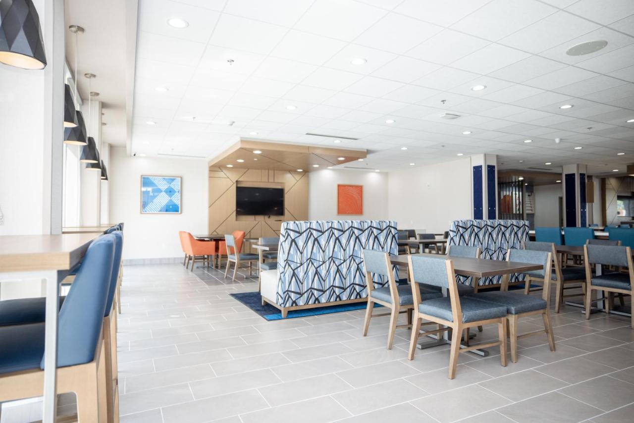 Holiday Inn Express & Suites Tampa Stadium - Airport Area By Ihg エクステリア 写真