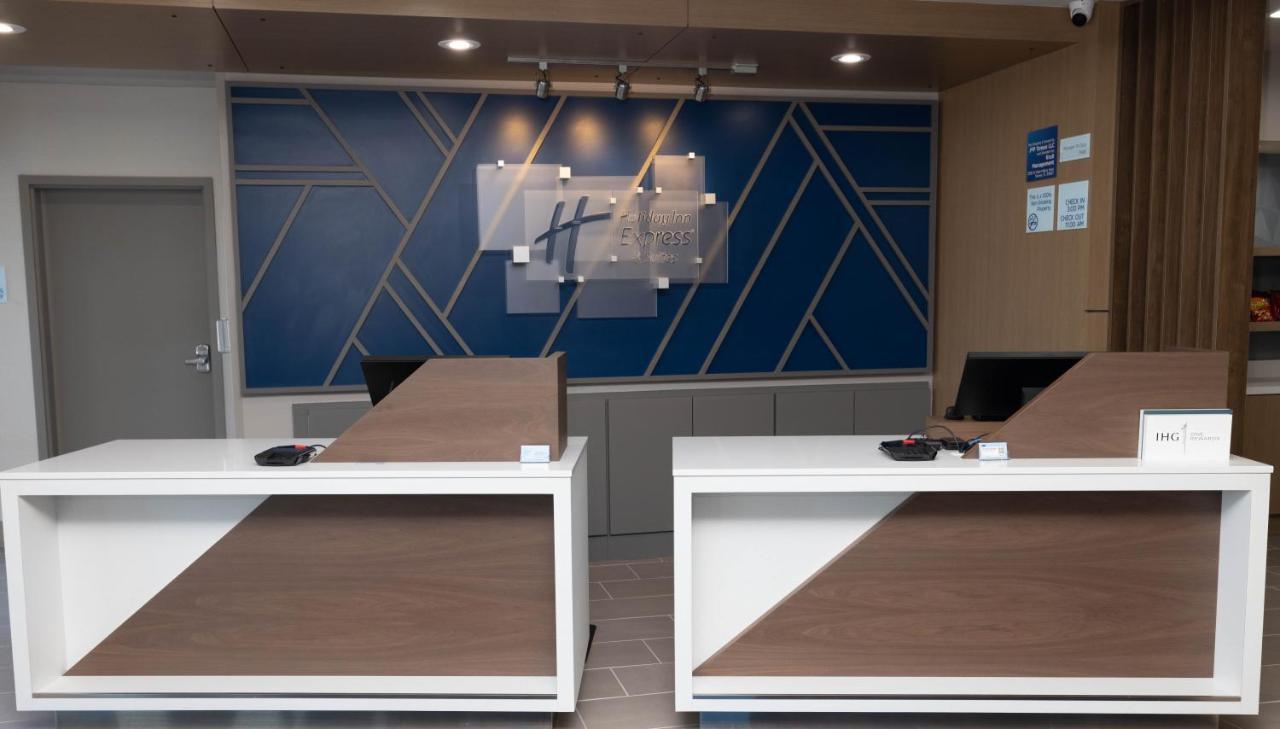 Holiday Inn Express & Suites Tampa Stadium - Airport Area By Ihg エクステリア 写真