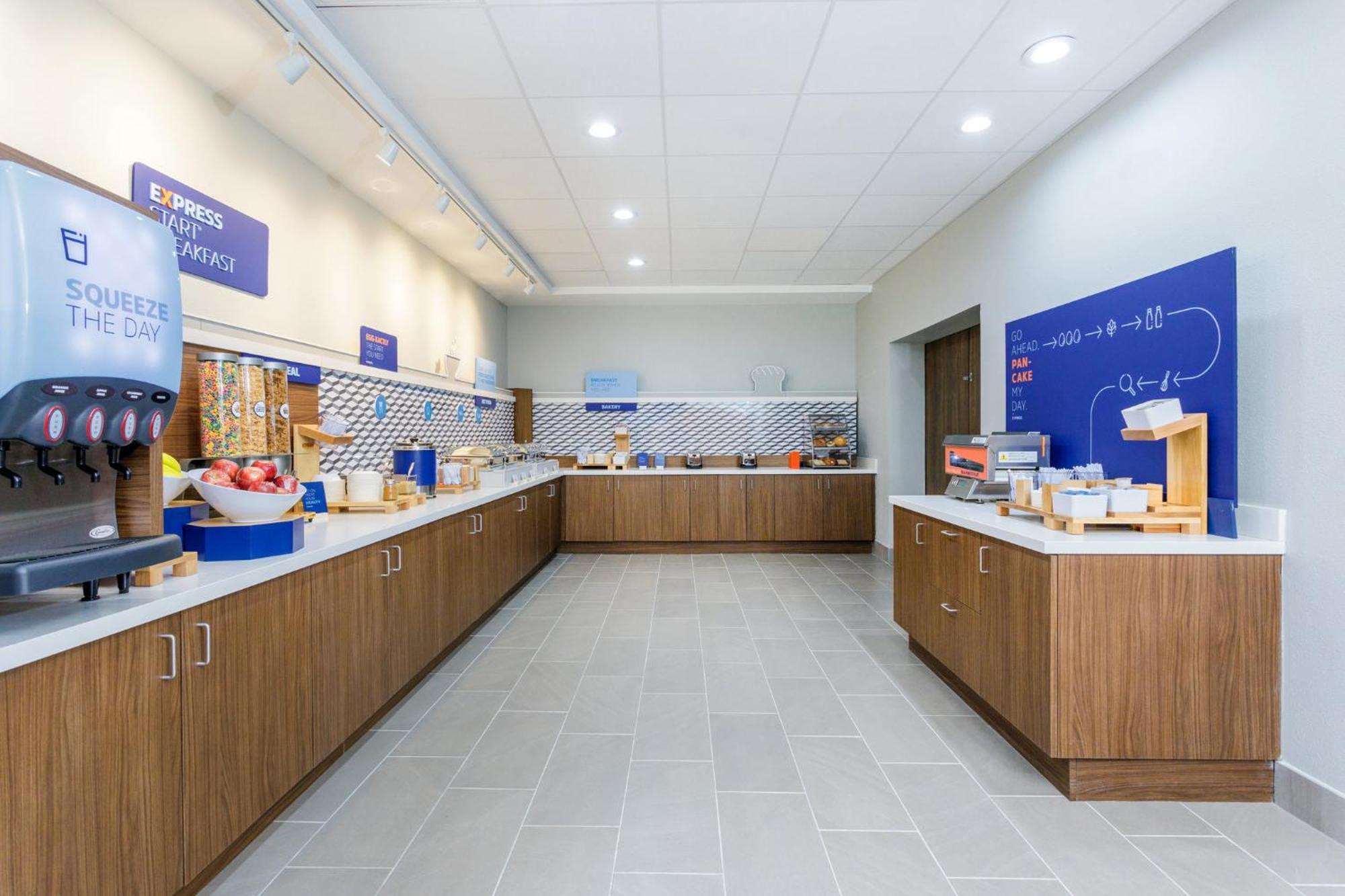 Holiday Inn Express & Suites Tampa Stadium - Airport Area By Ihg エクステリア 写真