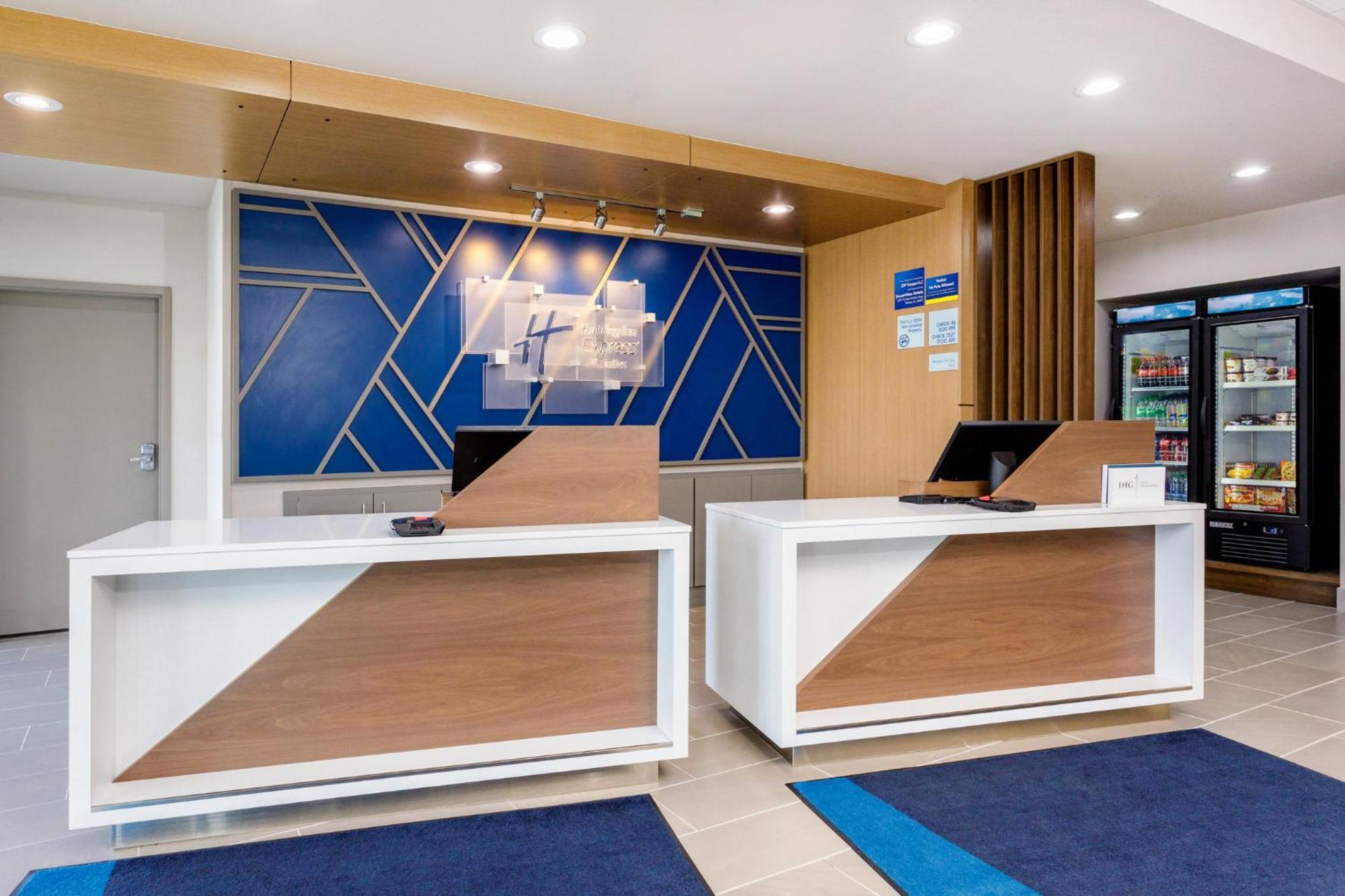 Holiday Inn Express & Suites Tampa Stadium - Airport Area By Ihg エクステリア 写真