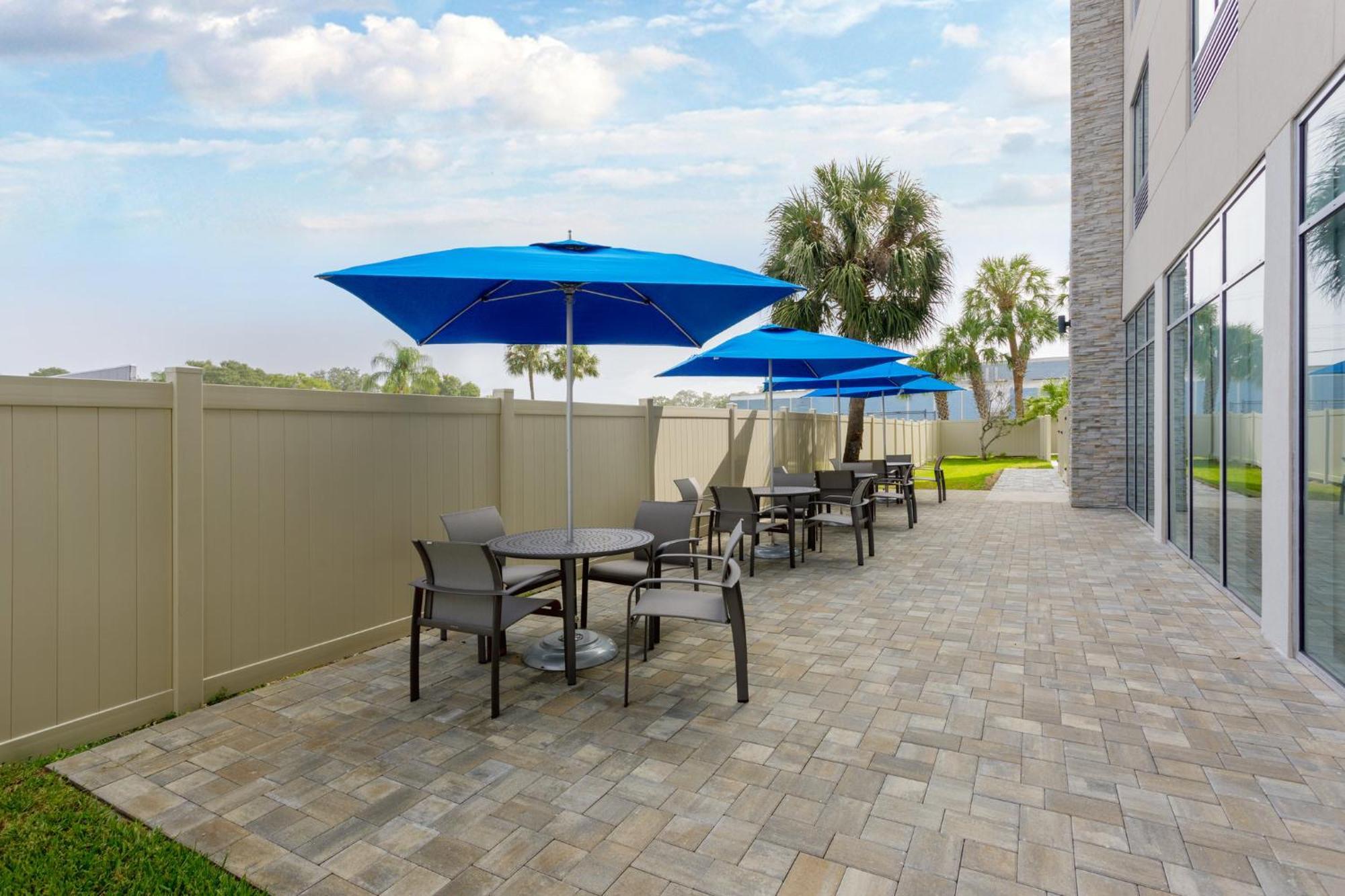 Holiday Inn Express & Suites Tampa Stadium - Airport Area By Ihg エクステリア 写真