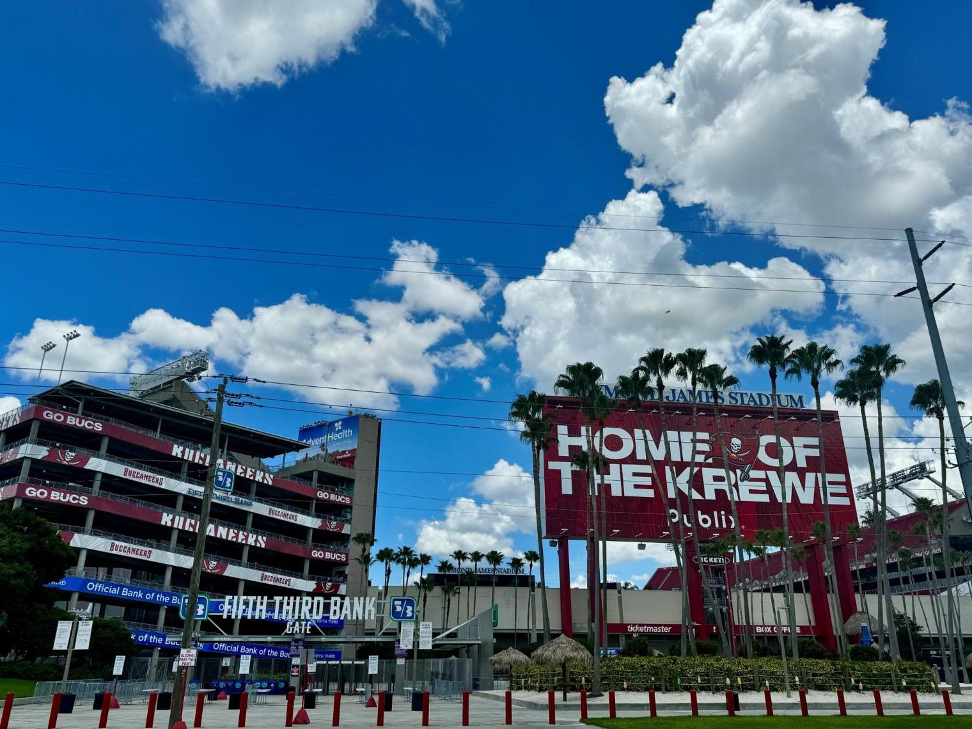 Holiday Inn Express & Suites Tampa Stadium - Airport Area By Ihg エクステリア 写真